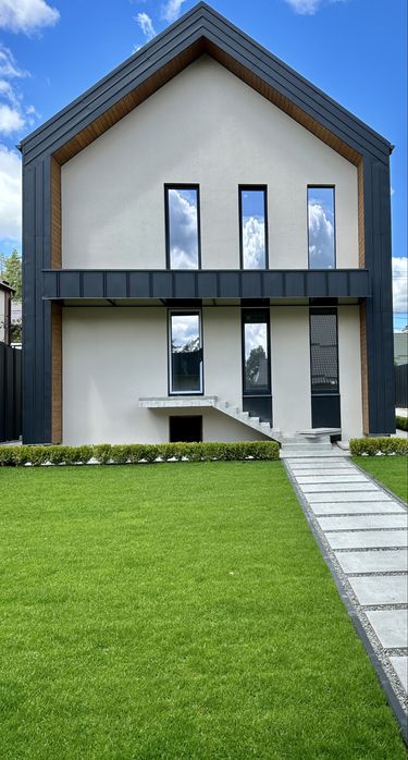 Продаж будинку з чистовим оздобленням та підвалом в Ірпені