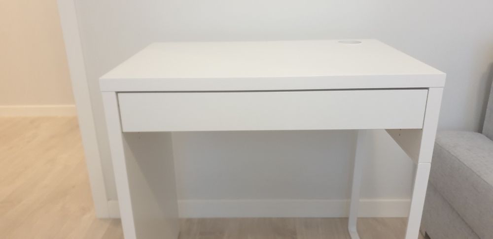Biurko ikea prawie nowe 50x75x75