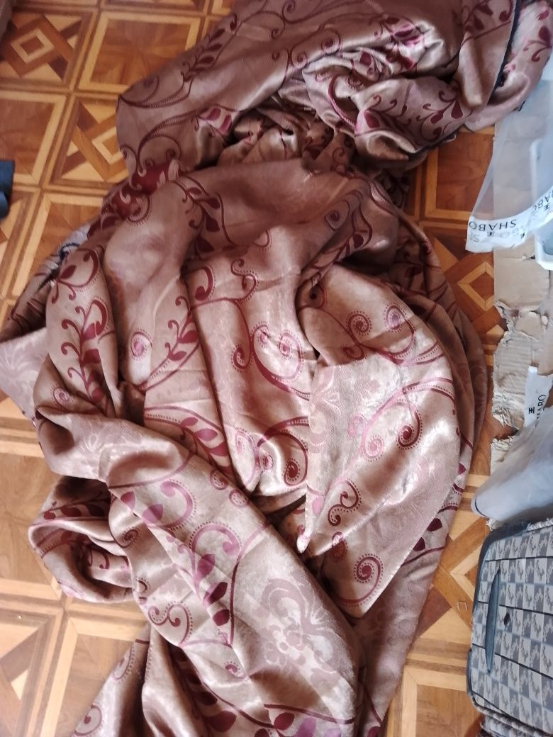 Продам шторы двухсторонние.