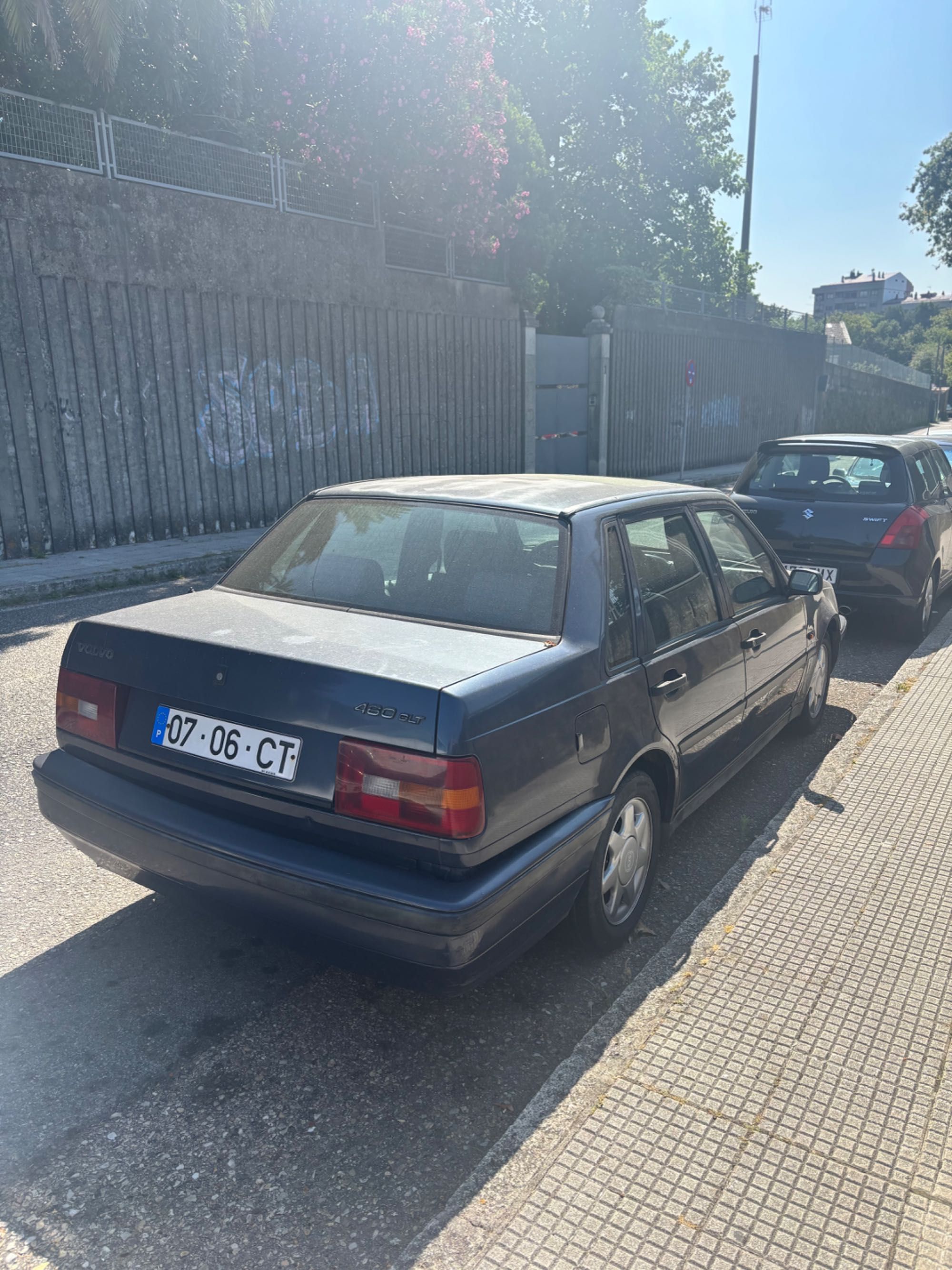 Volvo 460L veiculo