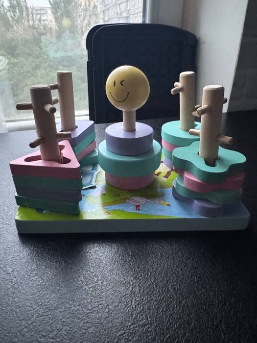 Розвиваюча дерев’яна іграшка-сортер