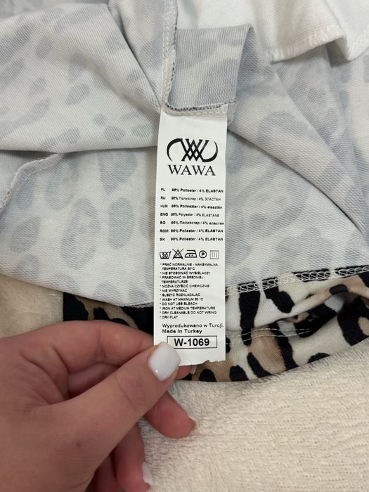 Tunika oversize WAWA w panterkę z dużym nadrukiem lamparta — nowa