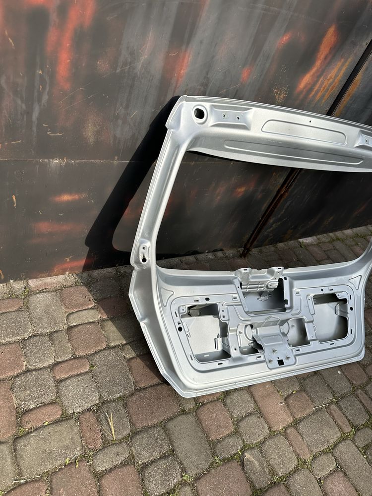Skoda fabia 3 задня ляда хетчбек