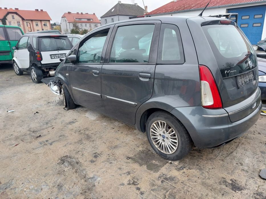 LANCIA MUSA 2009 r. 1,4 benzyna na części