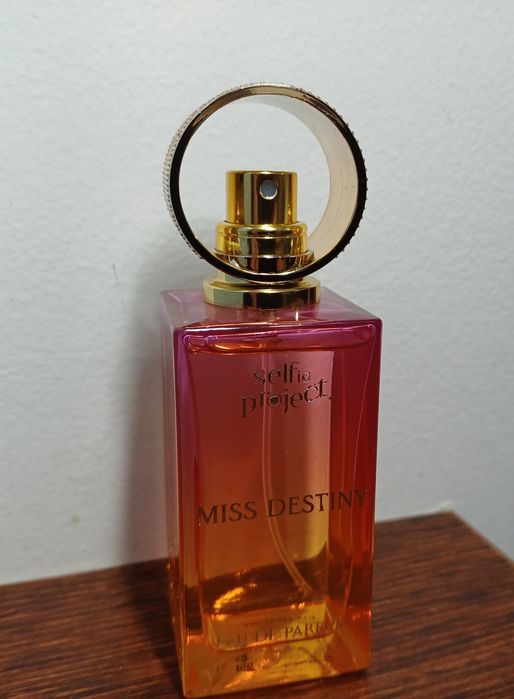 Perfum Selfie Project