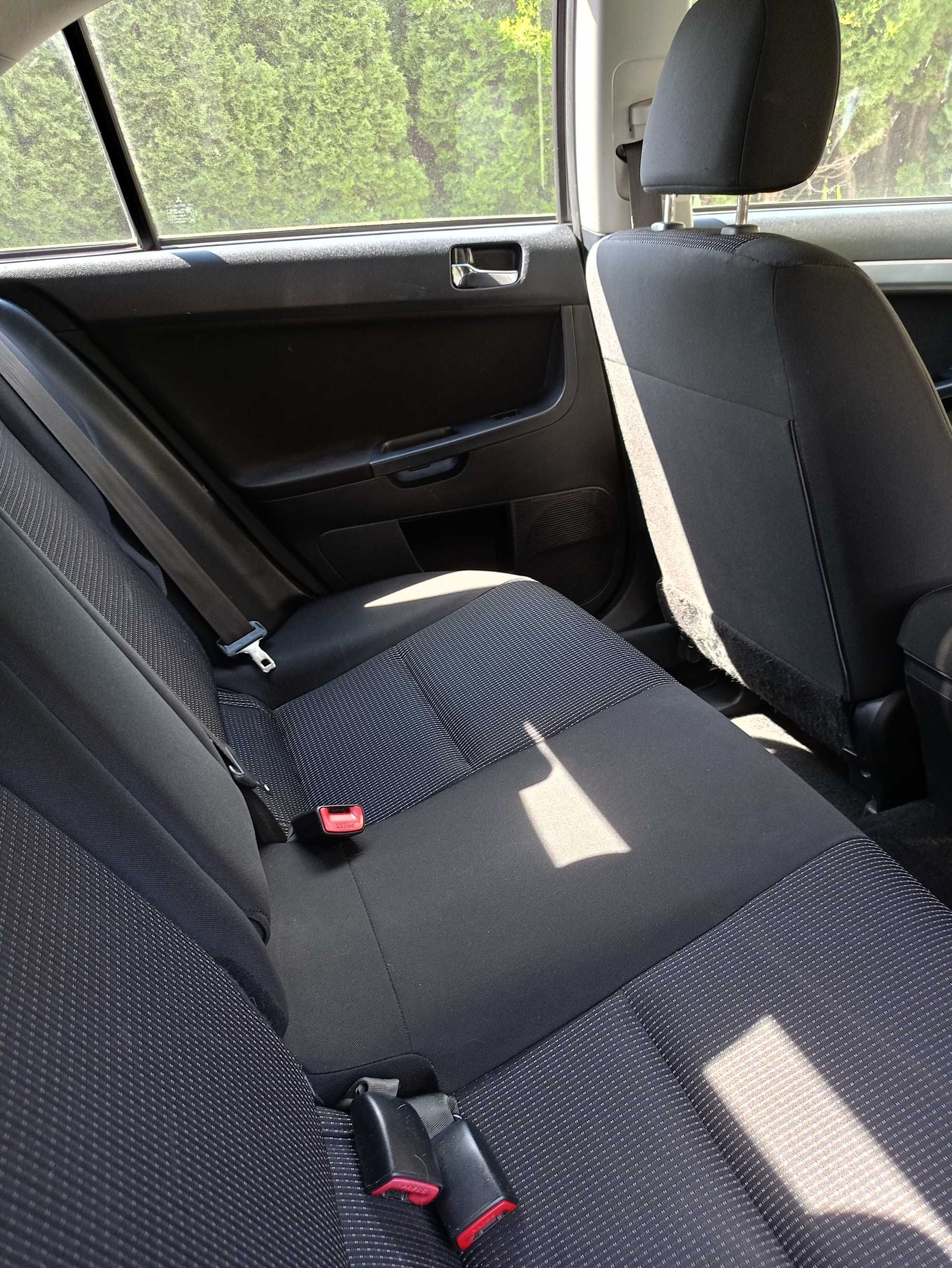 Mitsubishi Lancer 1.8 Intense + LPG