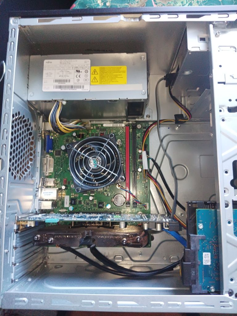 Komputer fujitsu i5