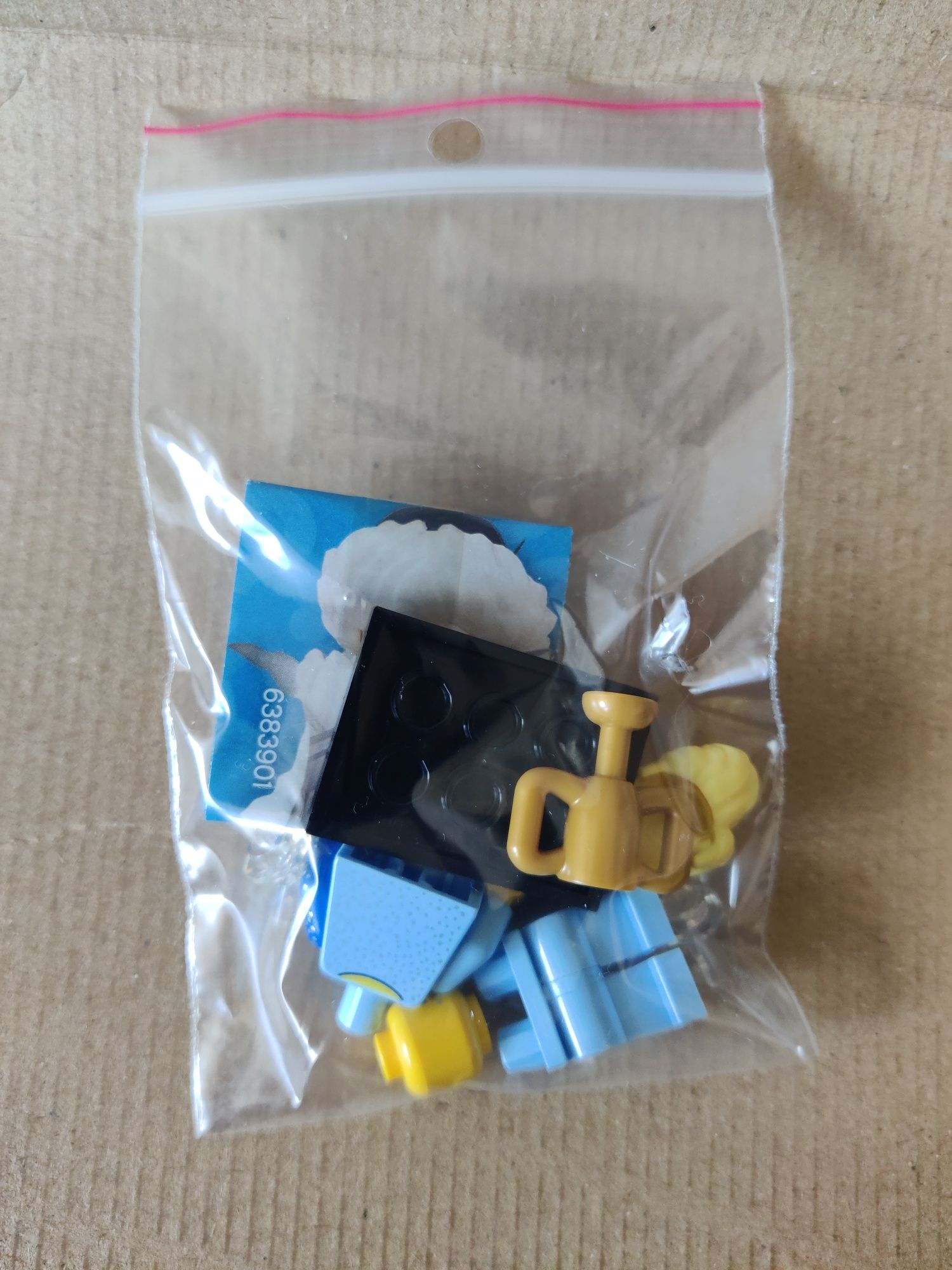 Lego Minifigures 71032 Seria 22 - Łyżwiarz