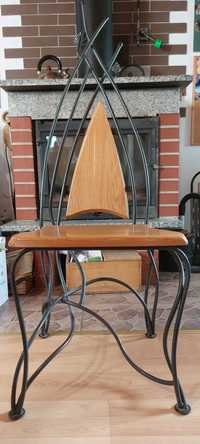 Krzesła z dębowym siedziskiem