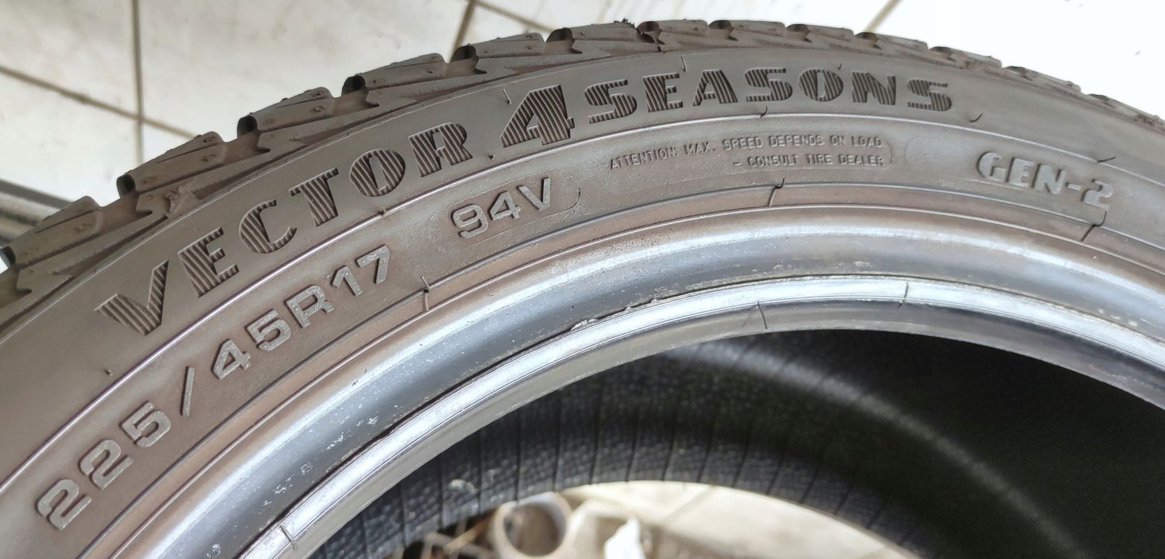 2x 225/45r17 Goodyear Vector4Seasons Gen-2 C/B/71dB 7,7mm Jak Nowe