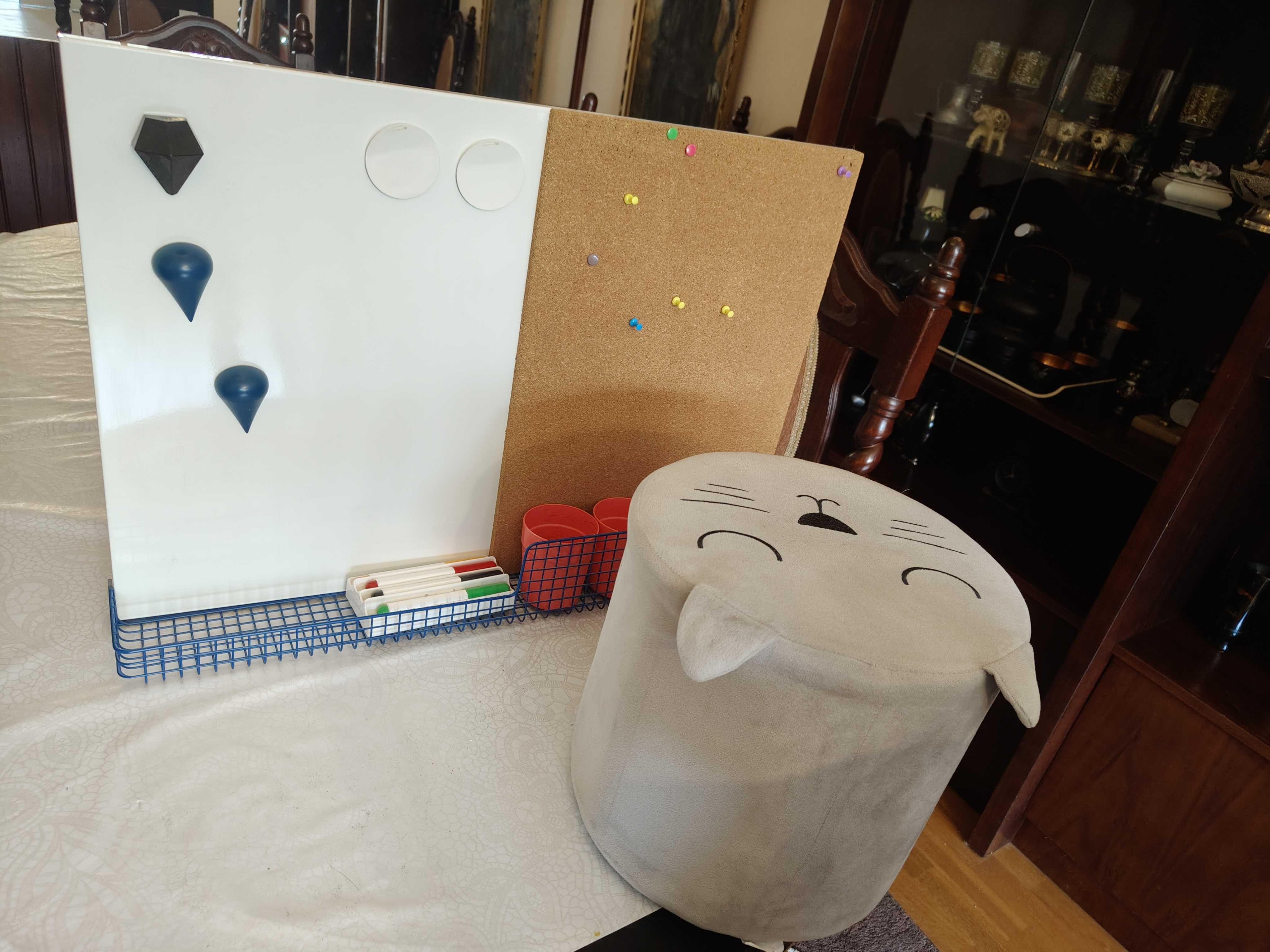 Tablica na ścianę ikea na biurko zmazywalna i korkowa + Pufa kotek