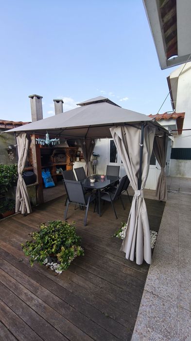 Conjunto pérgola + mesa + 6 cadeiras