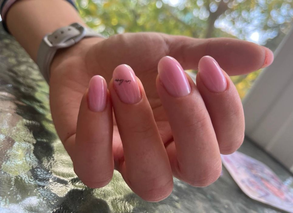 Запрошую до себе на манікюр