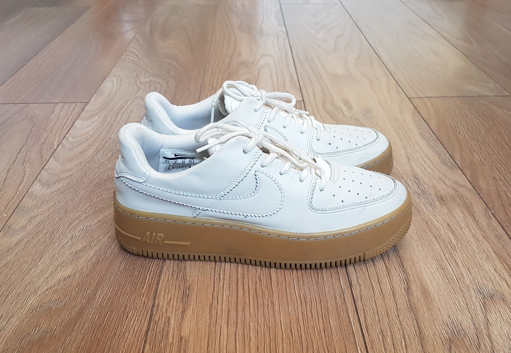 Buty Nike Air Force 1 Sage Low LX rozmiar  40 okazja Sneakers