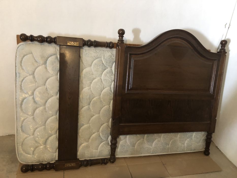 Cama em madeira maciça +estrado +colchão