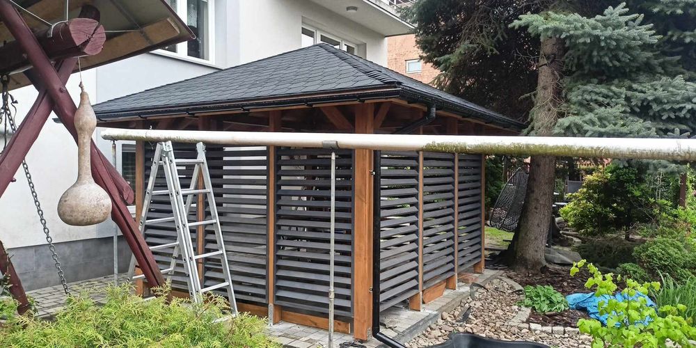 Altana malowana z panelami