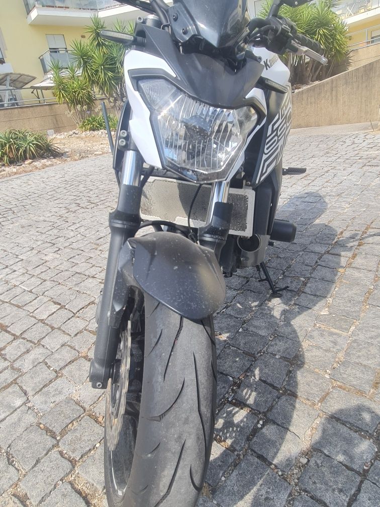 Kawasaki Z650 impecável
