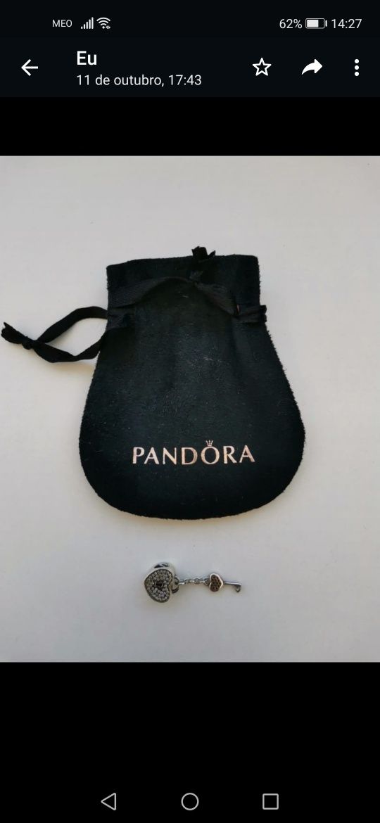Pendente Pandora coração com chave