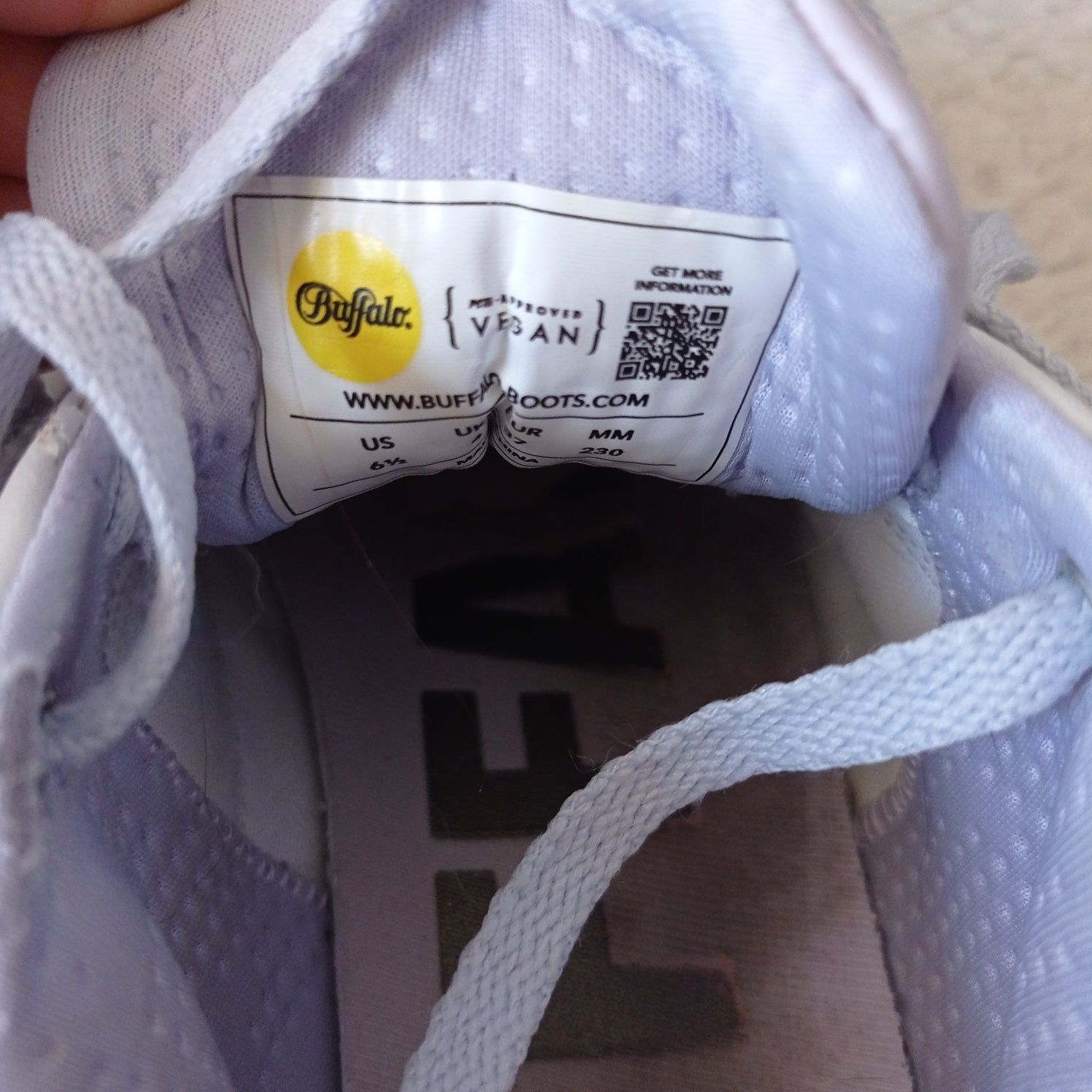 Sneakersy Buffalo rozmiar 37. Długość wkładki 23. Stan bdb