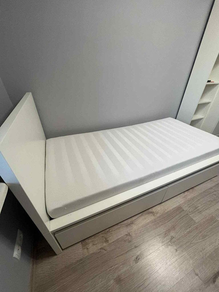Łóżko Ikea białe 90x200