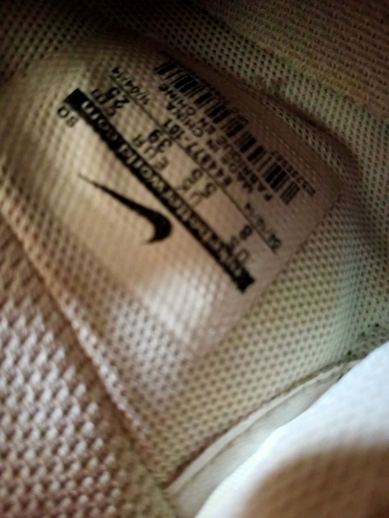 Buty sportowe na koturnie Nike białe