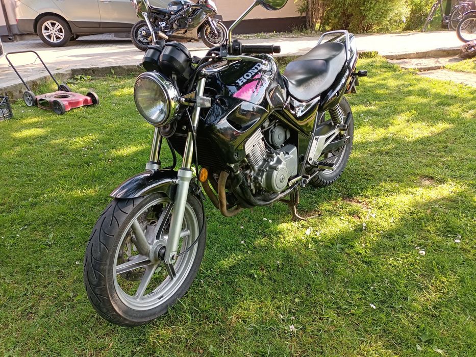 Motocykl Honda CB 500 cebula