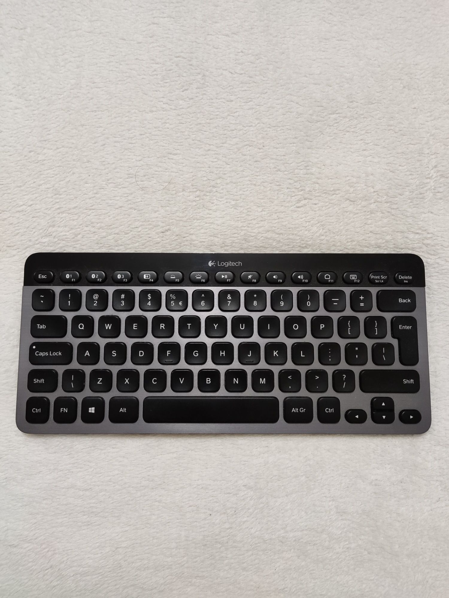 Logitech Bluetooth®  Teclado iluminado K810