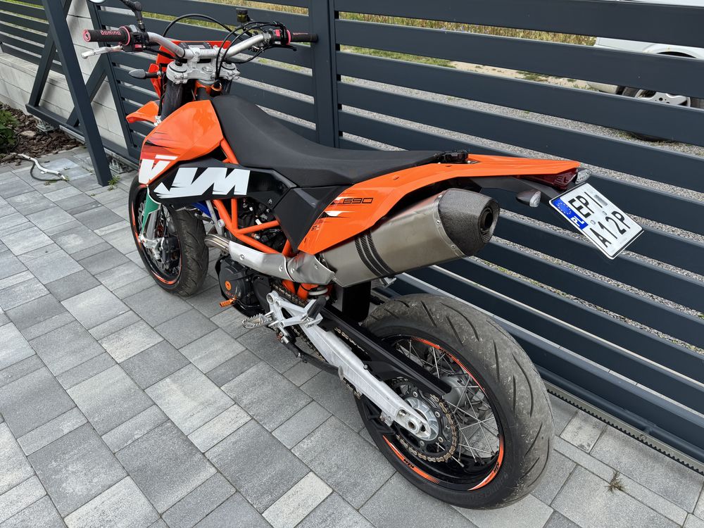KTM Enduro R 690, SMC-R, SMC supermoto LC4