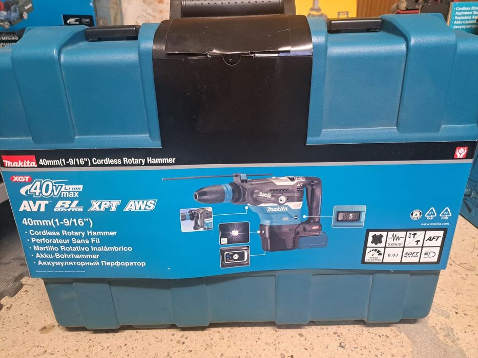 Makita Młot Udarowo Obrotowy 40V SDS MAX HR005G