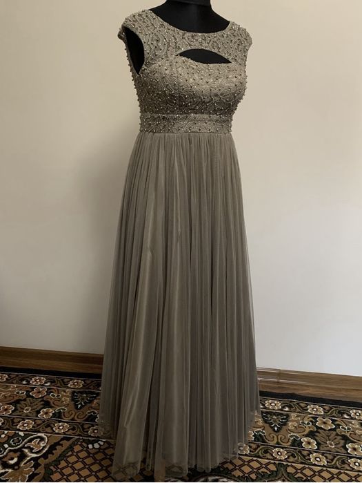 Продам вечірню жіночу сукню