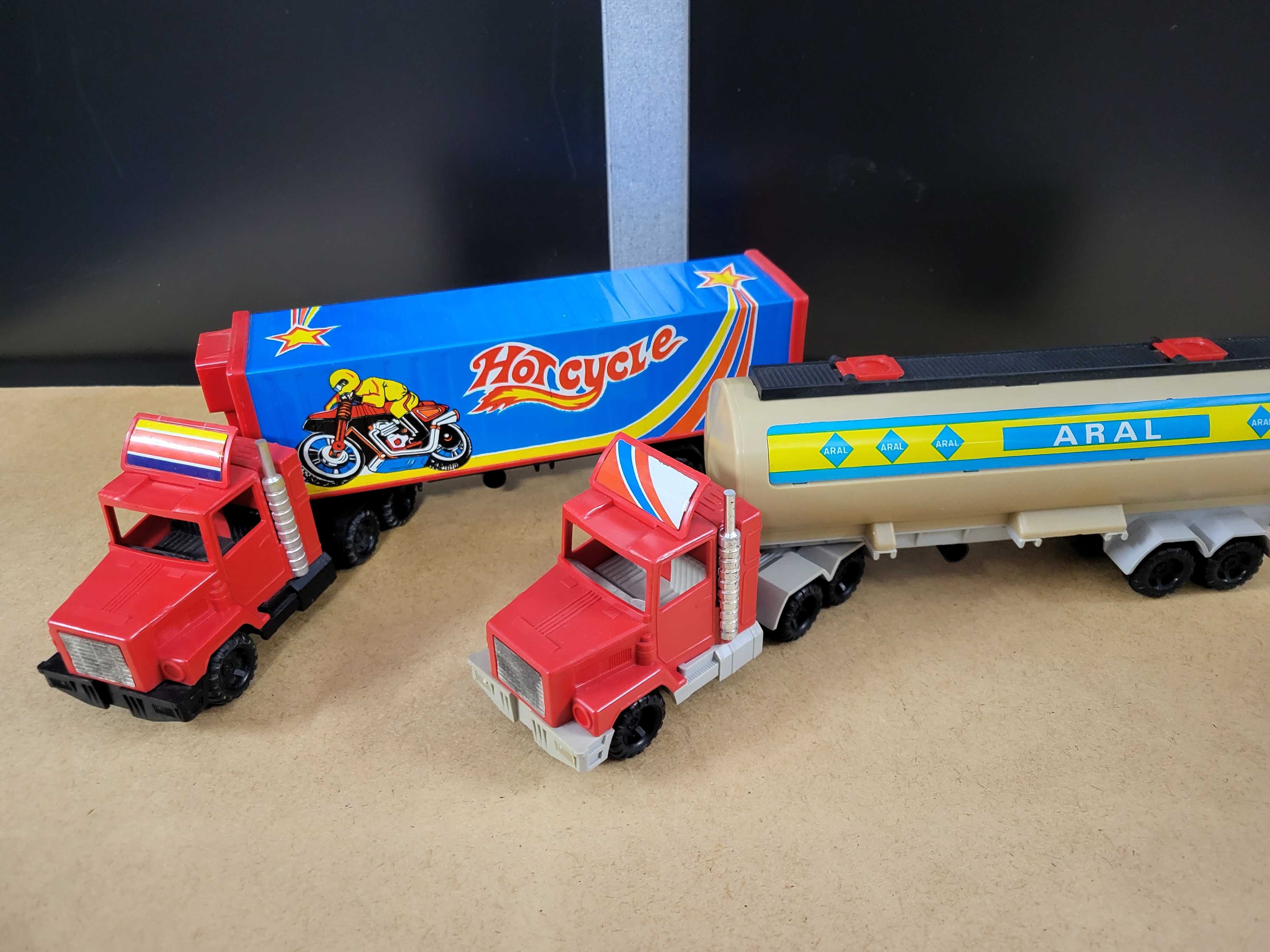 Zabawki PRL,DDR 2 x ciężarówka