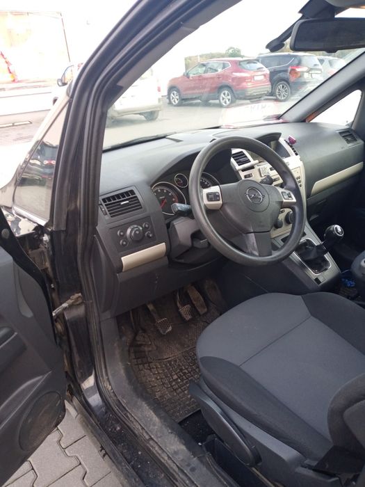 Opel Zafira B 2008r