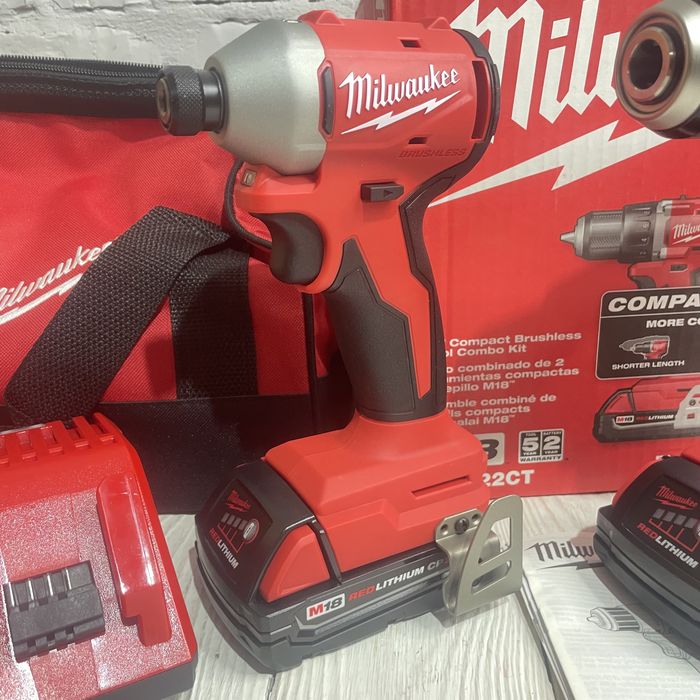 Набор бесщеточных шуруповертов  Milwaukee 3692-22CT Brushless