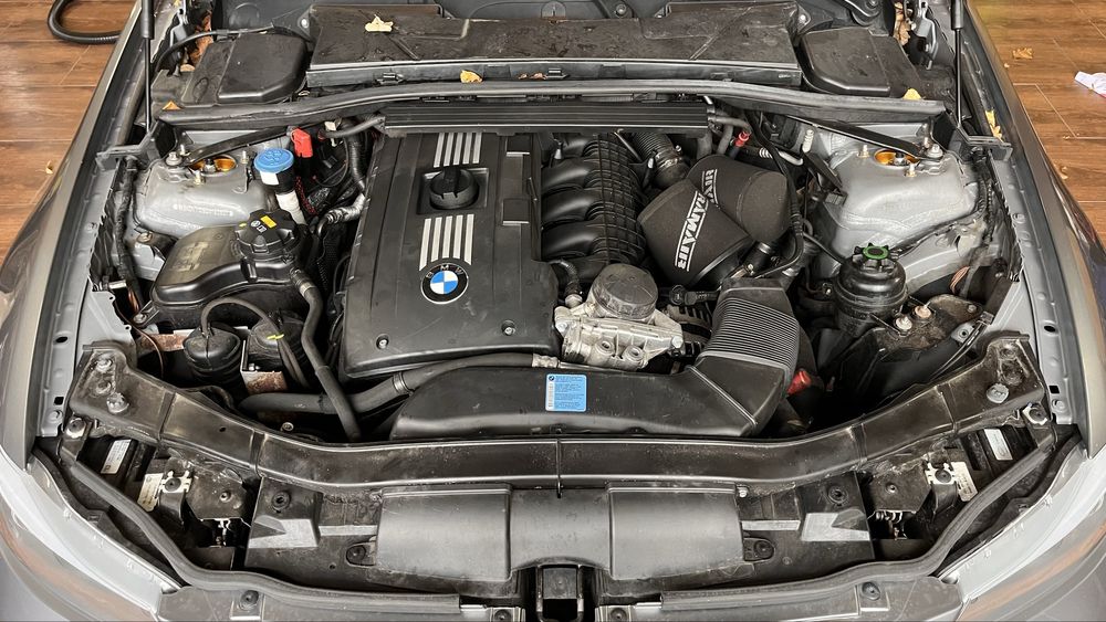 BMW e91 335i RWD elManuel