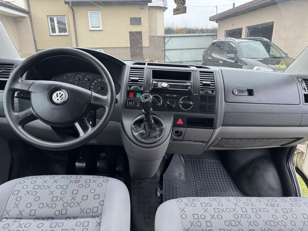 Volkswagen T5 2.5 tdi 6 osób
