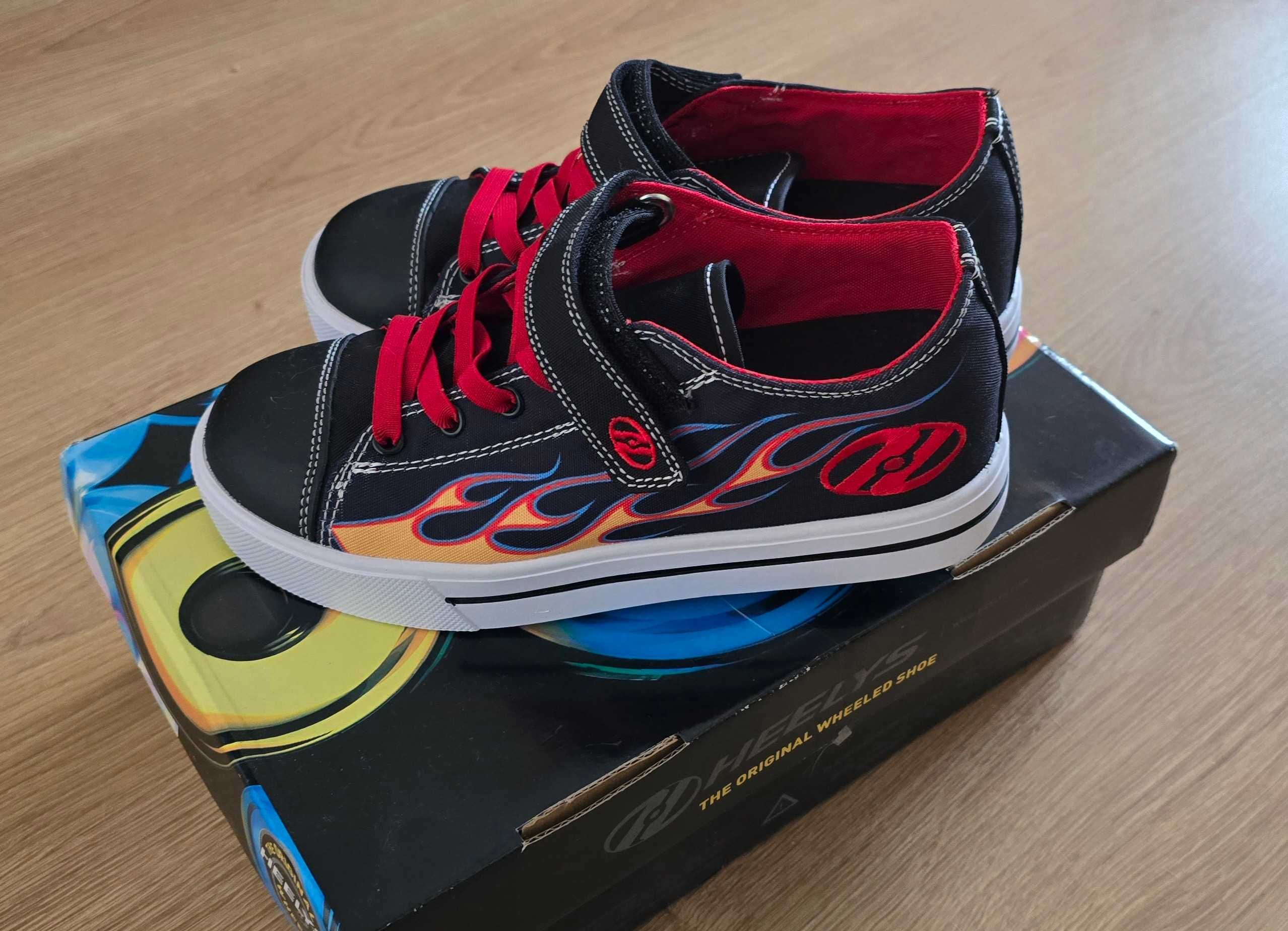 Sapatos Heelys com rodas 34 novos