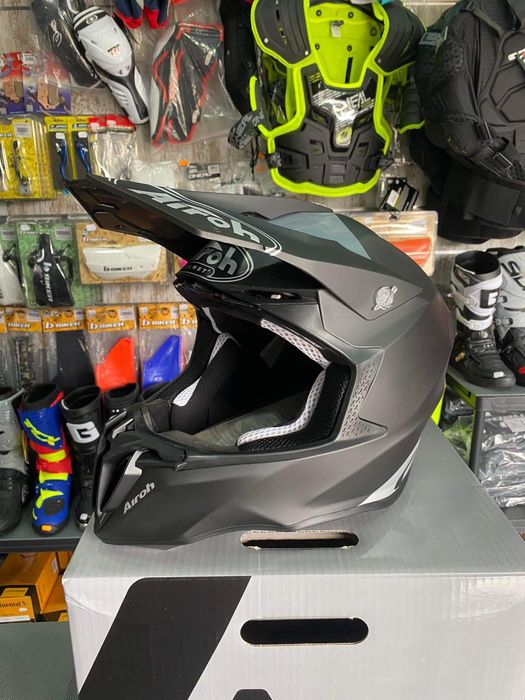Capacete Airoh Twist 2.0 (motocross enduro)