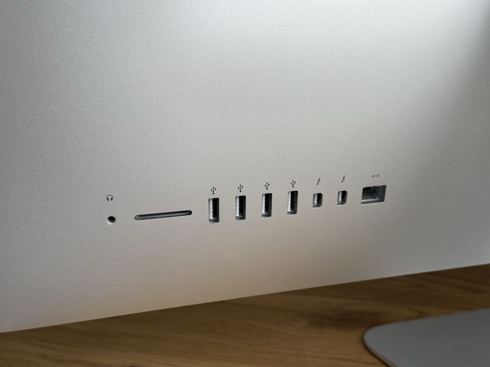 Apple iMac 27-inch, Mid 2015 Retina 1TB SSD