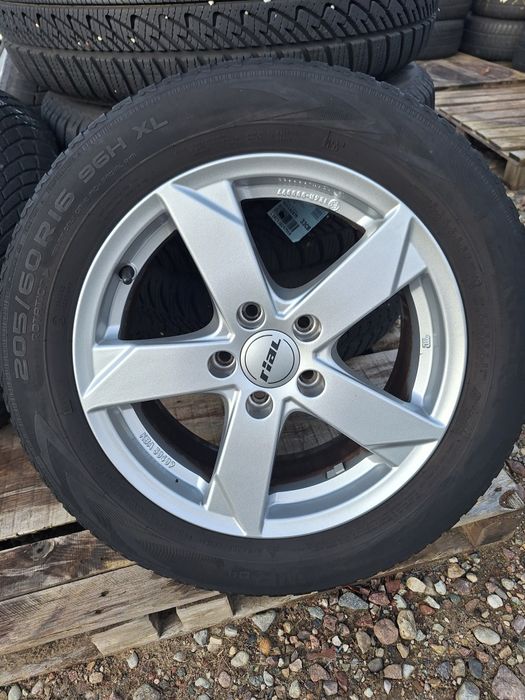 Koła zimowe Audi A4 B9 B8  205 60 r16