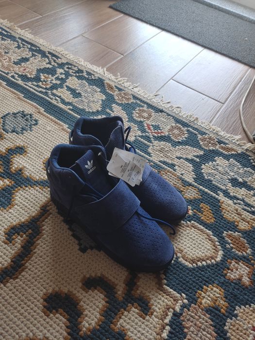 Adidas tubular invader