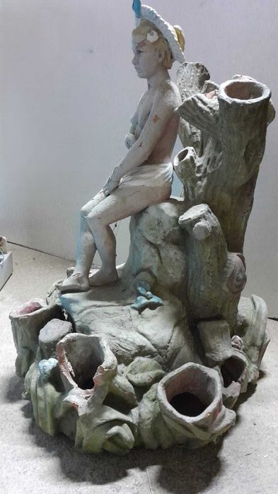 Escultura Antiga em Gesso / Cerâmica — 62 cm Altura