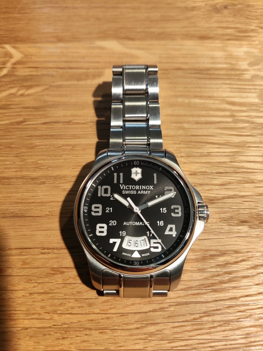 Zegarek Victorinox Officer's automat szafir