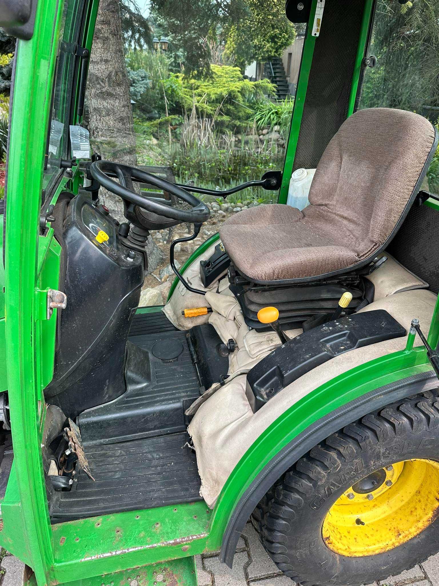 John Deere 2320 HST z kabiną 4x4 komunalny ogrodniczy mini traktorek