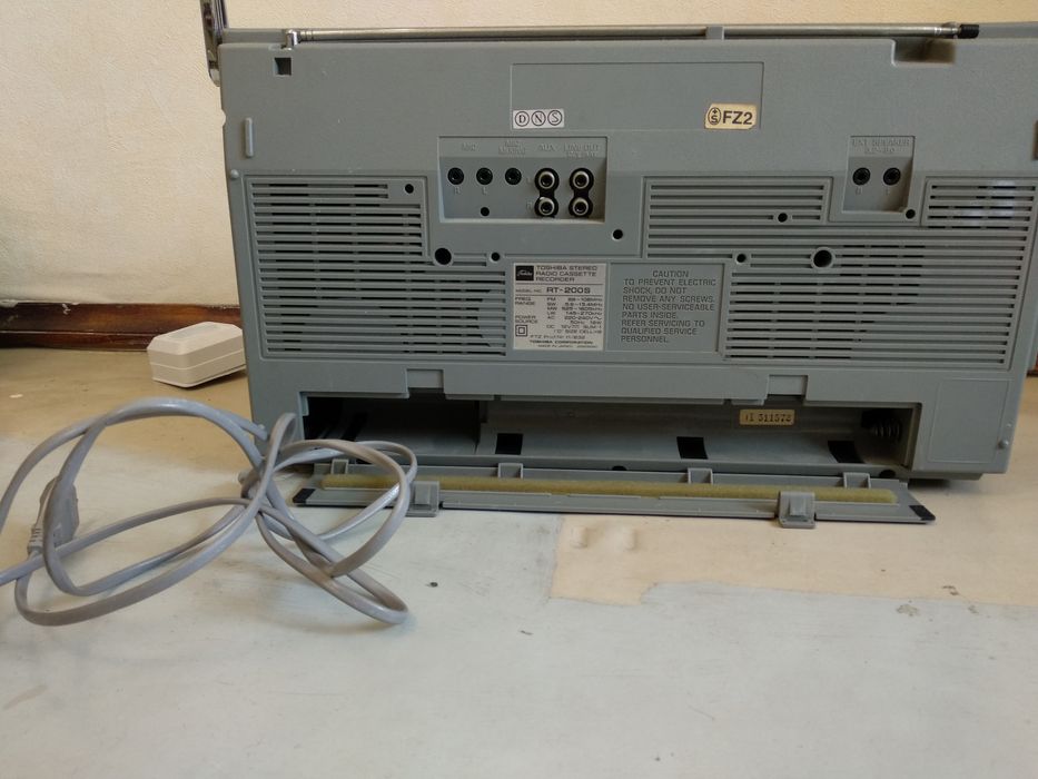 Бумбокс стерео магнитола Toshiba rt200s