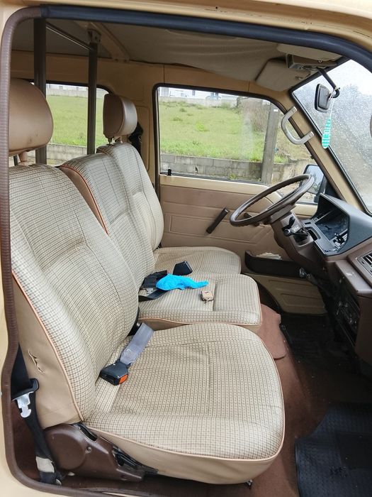 Toyota hiace 6 lugares mista