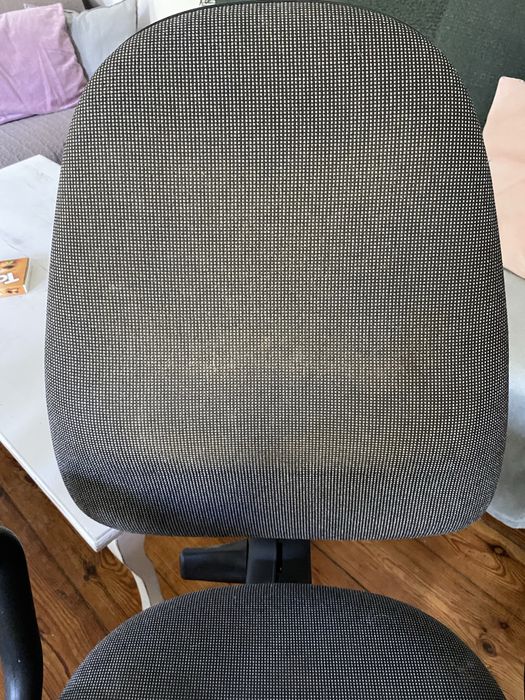 Krzesło biurowe na kółkach