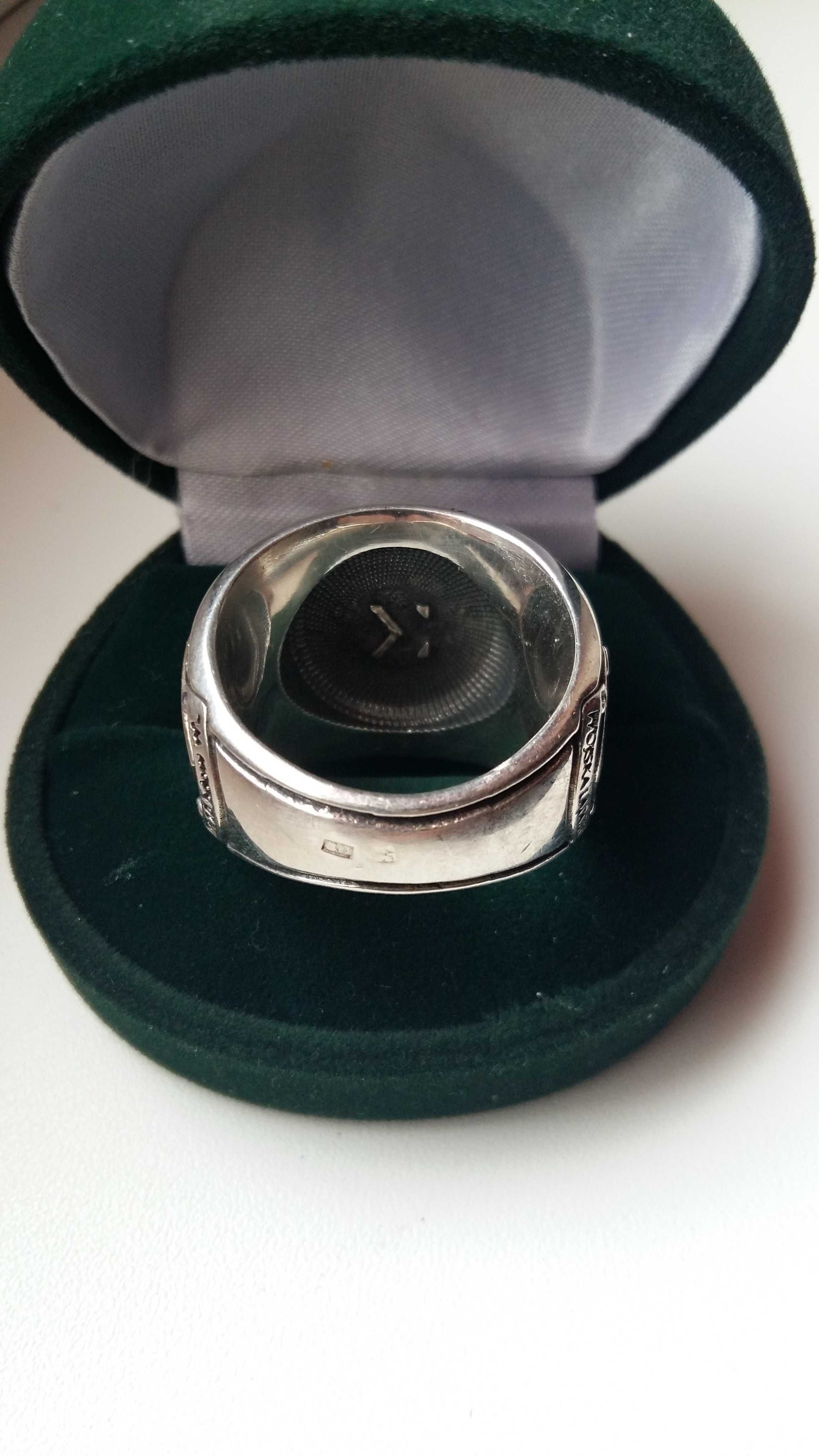 Sygnet-pierścień wojskowy srebro 925 sygnowany waga 27,8 gram.