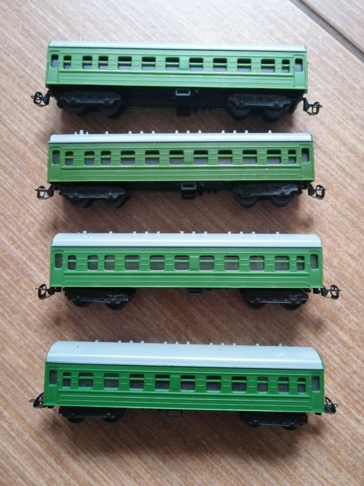 Wagony wagoniki kolejki elektrycznej w skali tt, 4 sztuki, zestaw 2