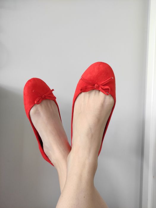 Czerwone neonowe baleriny H&M rozmiar 38 nubuk