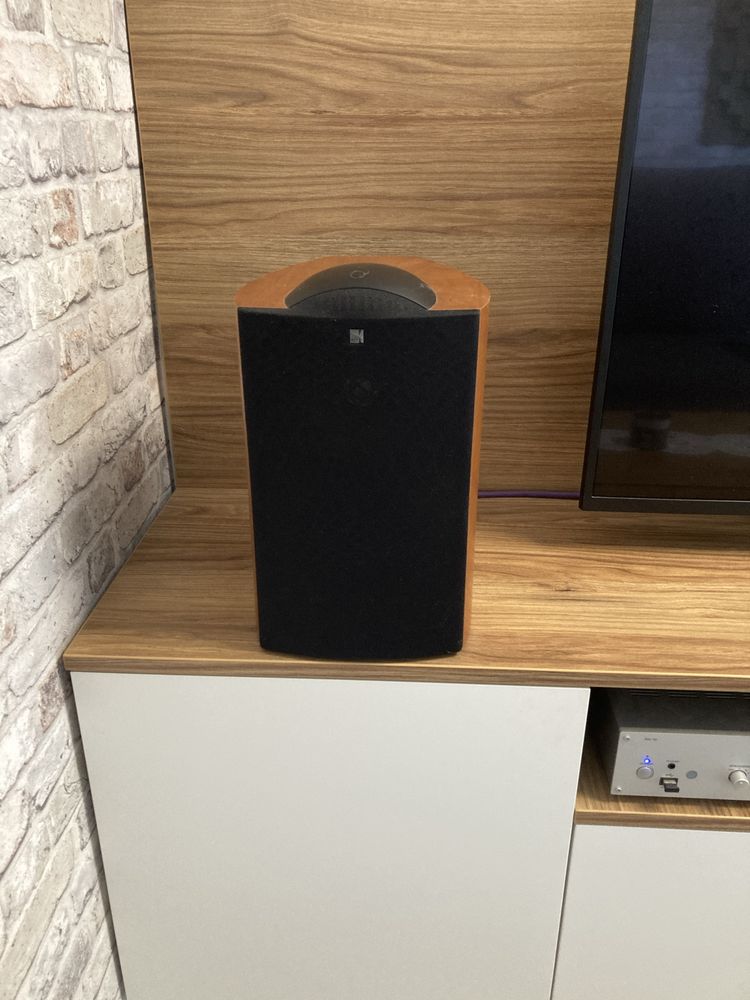 Kolumny podstawkowe Kef Q1